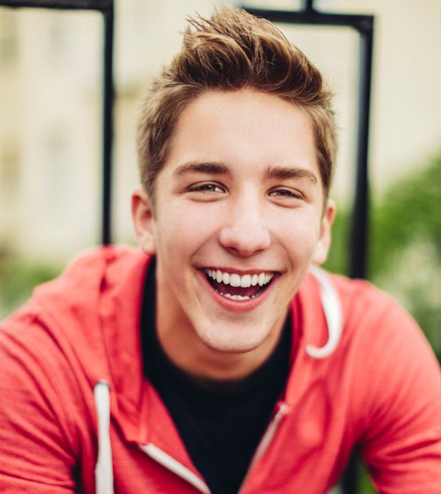 Teen boy with healthy smile